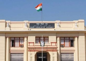 Bihar Vidhan Sabha session inside view, Patna Assembly building, MLA raising issue in Bihar Assembly, Bihar Assembly debate on child care leave
