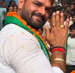 बीजेपी में जाने की अटकलों पर खेसारी का करारा जवाब: कलाकार ही रहना चाहता हूं, राजनीति नहीं मेरे बस की