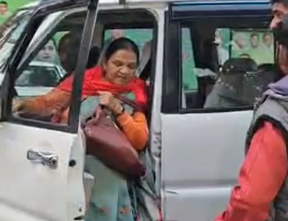 पटना में महागठबंधन की बैठक शुरू: राबड़ी आवास पर तेजस्वी यादव सहित सभी प्रमुख नेता जुटे, बजट सत्र में सरकार को घेरने की तैयारी!