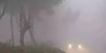 बिहार में ठंड और प्रदूषण का डबल अटैक: हल्की बारिश, घना कोहरा और AQI लाल निशान पर, अलर्ट जारी