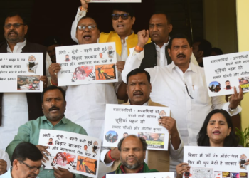 नीट छात्रा मामले पर बिहार विधानसभा में विपक्ष का हंगामा, सरकार को बताया ‘गूंगा-बहरा’