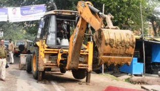 अतिक्रमण हटाओ अभियान में हंगामा: पटना के मेदांता अस्पताल के सामने टीम पर हमला, पुलिसकर्मियों को घायल किया