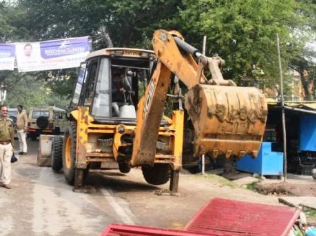 अतिक्रमण हटाओ अभियान में हंगामा: पटना के मेदांता अस्पताल के सामने टीम पर हमला, पुलिसकर्मियों को घायल किया