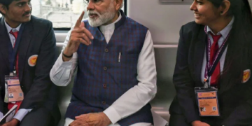 PM मोदी का तमिलनाडु स्पेशल: बच्चों से परीक्षा, AI और विकसित भारत पर दिलचस्प चर्चा