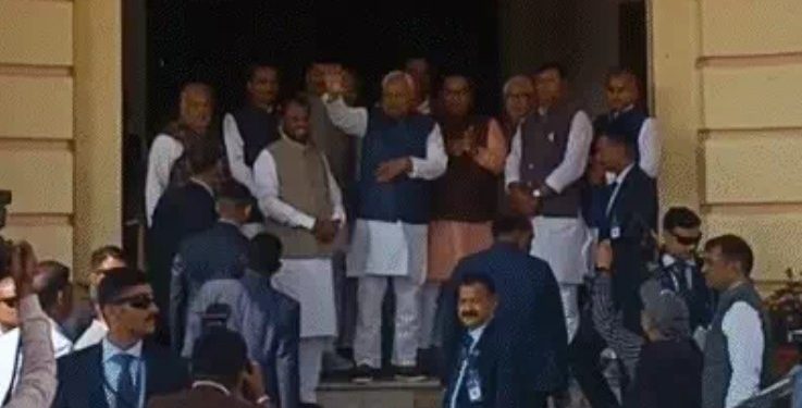 Bihar Vidhan Sabha budget session, Nitish Kumar assembly arrival, Bihar politics debate inside assembly, AIMIM MLA statement Bihar, opposition protest Bihar assembly