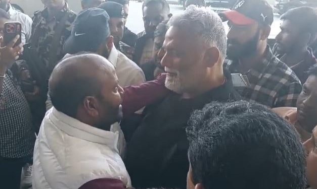 पप्पू यादव पटना में कार्यकर्ताओं से मुलाकात करते हुए, पटना एयरपोर्ट पर भावुक दृश्य में पप्पू यादव और आईपी गुप्ता, फुलवारीशरीफ कोचिंग हादसे के बाद पीड़ित परिवार से सांसद की मुलाकात, बेऊर जेल से रिहाई के बाद पप्पू यादव, न्याय की मांग को लेकर पीड़ित परिवार से बातचीत