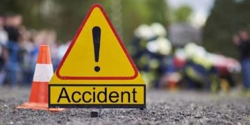 Patna road accident scene, Bihita truck auto crash, Bihar accident rescue operation, PMCH Patna injured patients