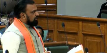 Bihar Assembly Budget Session Day 5 inside view, पंचायत प्रतिनिधियों के आर्म्स लाइसेंस पर बहस बिहार विधानसभा, Home Minister Samrat Choudhary speaking in Bihar Assembly, Bihar Vidhan Sabha uproar during question hour