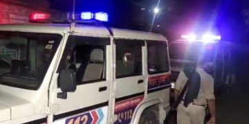 बिहार में शराब माफियाओं का तांडव.. सतकोदरिया में छापेमारी के दौरान पुलिस पर हमला, 8 नामजद समेत 33 पर केस