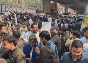 Patna students protest for UGC new rules, गांधी मैदान में UGC समर्थन प्रदर्शन, पटना में छात्र और पुलिस बैरिकेडिंग, UGC बिल पर छात्र आंदोलन