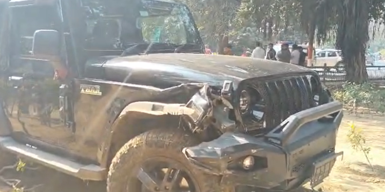 ब्रेकिंग: नीतीश कुमार के आवास के पास थार ने पुलिस पेट्रोलिंग वाहन को ठोंका, बैरिकेड तोड़कर पार्क में घुसा!